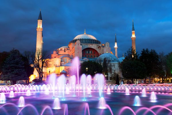 استانبول ترکیه - 31 اکتبر معبد ایاصوفیه ayasofya در غروب خورشید در سلطان احمد در 31 اکتبر 2015 در استانبول ترکیه