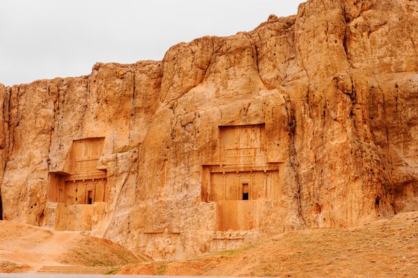 نقش رستم گورستانی باستانی در استان پارس ایران