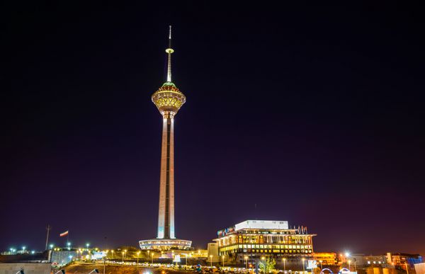 نمای شب برج میلاد در تهران - ایران