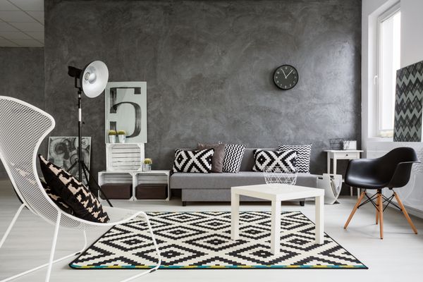 اتاق نشیمن کلاسیک بزرگ در سیاه و سفید طراحی داخلی با سبک