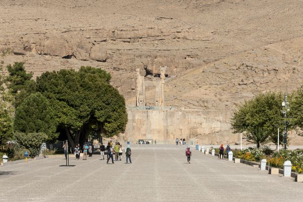 ایران شمال شیراز تخت جمشید تخت جمشید - تخت جمشید - 14 مهر 1395 نمایی از ورودی اصلی محوطه باستانی