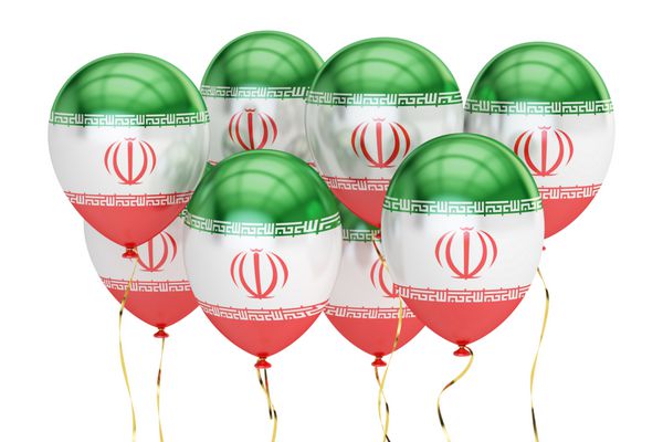 بالن با پرچم ایران مفهوم تعطیلات رندر سه بعدی جدا شده در پس زمینه سفید
