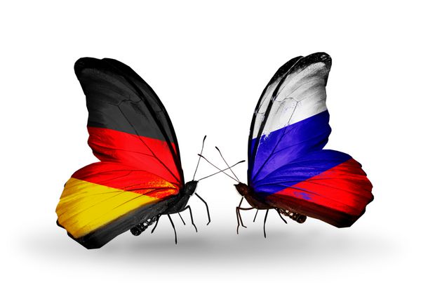 دو پروانه با پرچم آلمان و روسیه