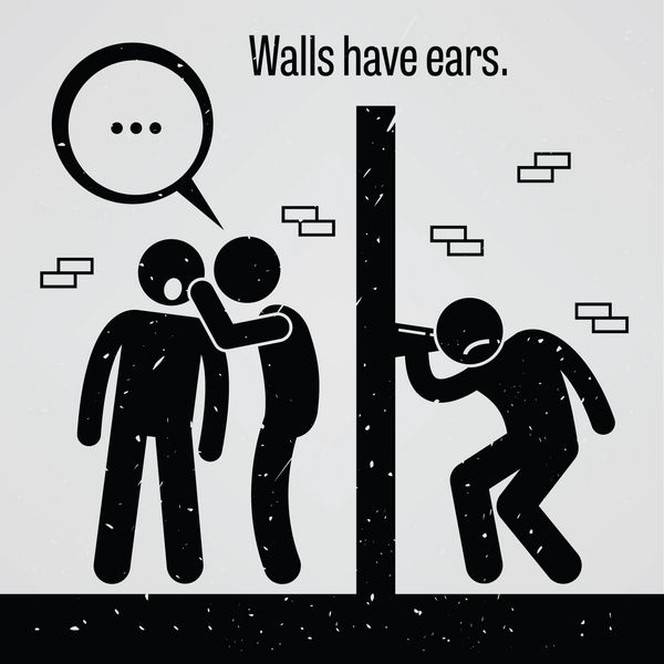 دیوار گوش داره