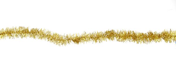 تزئینات طلای کریسمس روی زمینه سفید با مسیر برش آویزان شده است