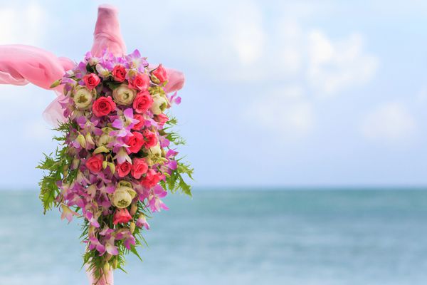 چیدمان گل عروسی در ساحل
