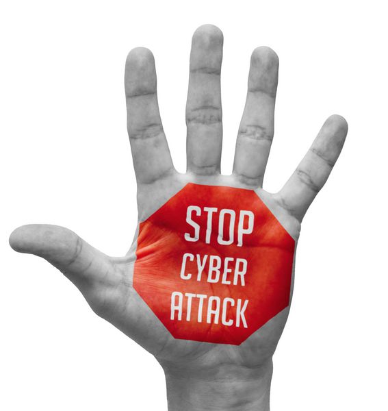 علامت توقف حمله سایبری در چند ضلعی قرمز رنگ روی دست کم رنگ جدا شده در زمینه سفید