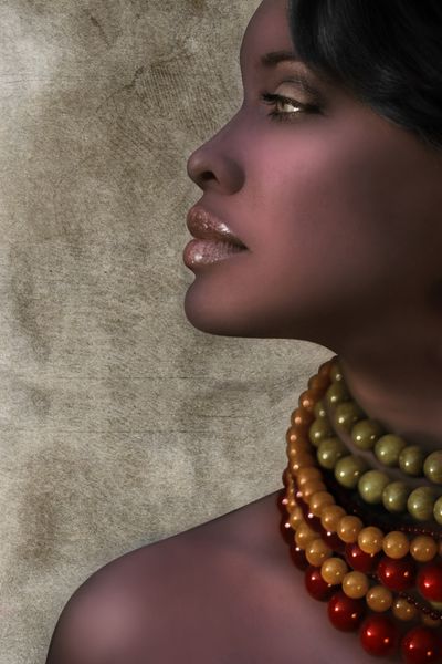زن سیاه پوست زیبا