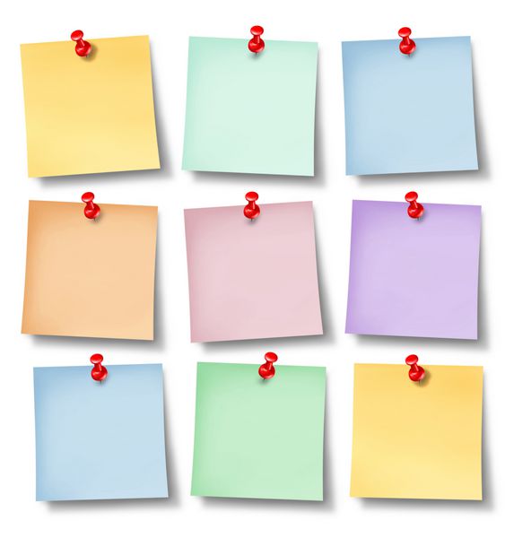 یادداشت‌های دفتر یادآور با شش یادداشت کاغذی خالی روی دیوار پس‌زمینه سفید که با انگشت شست قرمز به عنوان نمادی از ارتباطات تجاری و ارسال پیام به کارمندان سنجاق شده است