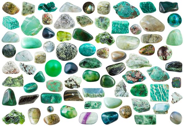 مجموعه ای از سنگ های سبز کریستال ها و سنگ های قیمتی