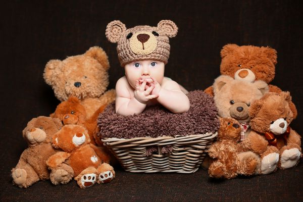 نوزاد ناز با خرس های عروسکی