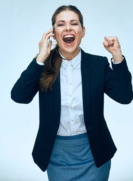 مکالمه تلفنی زن تجاری احساسی پرتره ایزوله کسب و کار