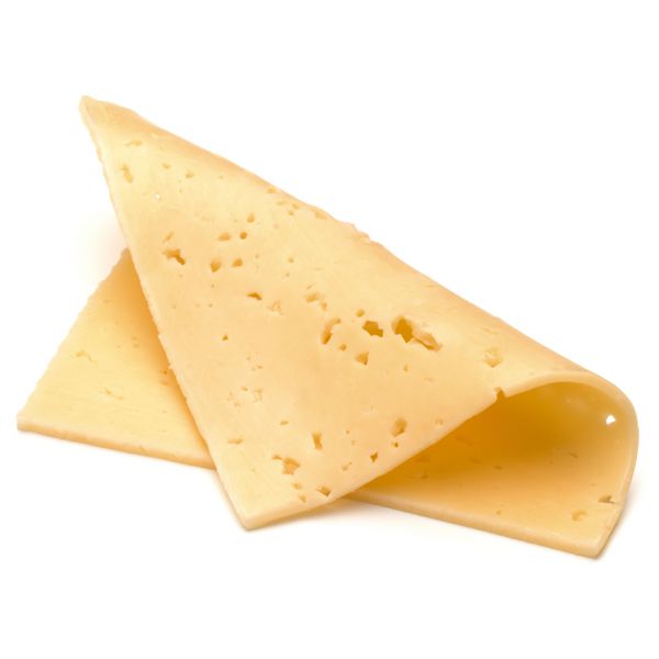 تکه پنیر جدا شده روی برش پس زمینه سفید