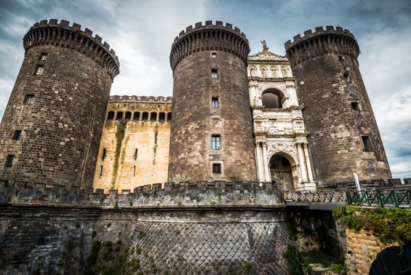 Castel Nuovo قلعه جدید ناپل