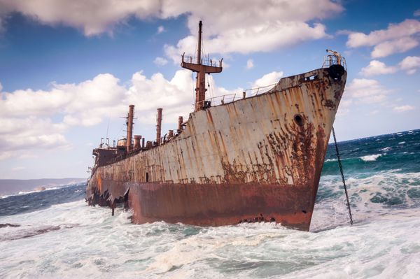 کشتی غرق شده در آندروس یونان