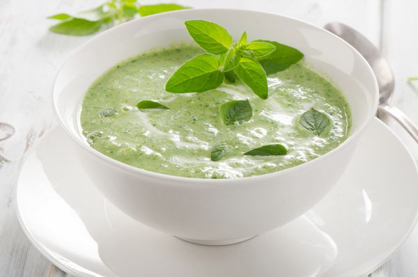 سوپ سبزیجات خامه ای با سبزیجات تازه