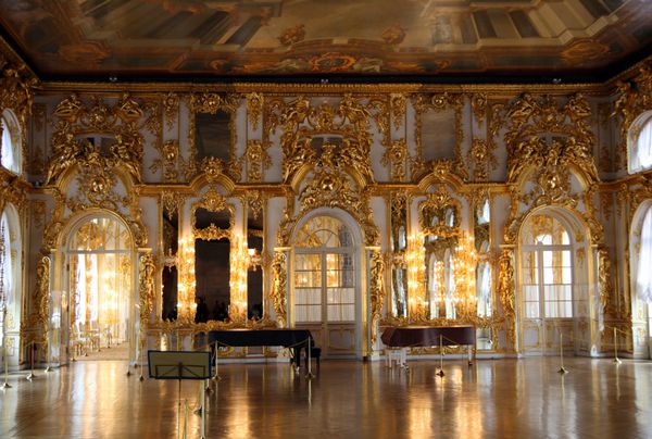 داخلی کاخ تالار در پوشکین سن پترزبورگ روسیه