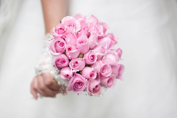 عروس با دسته گل عروسی
