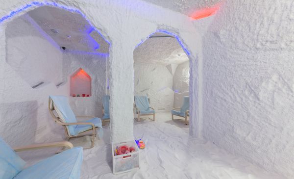 مسکو - آوریل 2015 غار نمک داخلی Galo Plus Therapy هالوتراپی