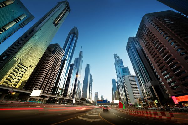 جاده شیخ زاید در زمان غروب آفتاب دبی امارات