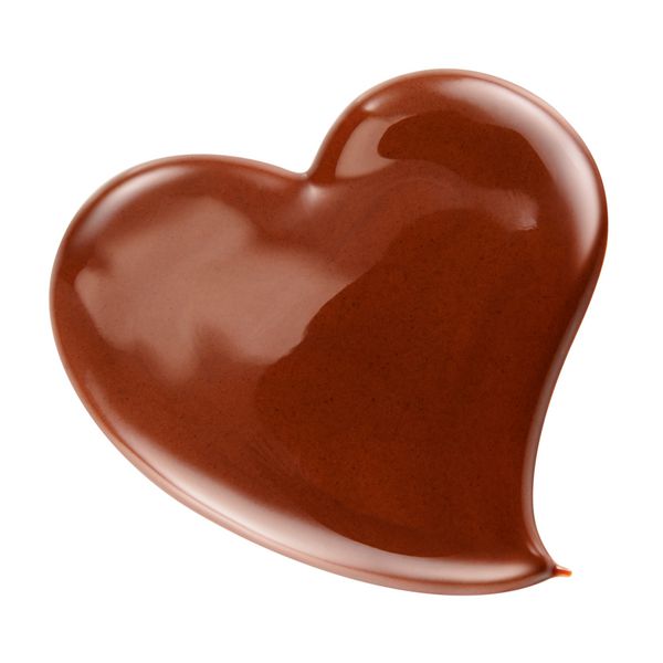 شکلات ذوب شده داغ قلب جدا شده در پس زمینه سفید با مسیر برش