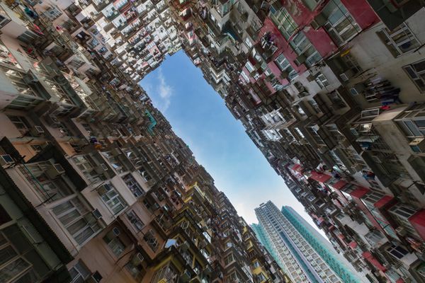 آپارتمان شهری از نمای پایین منطقه مسکونی شهر هنگ کنگ