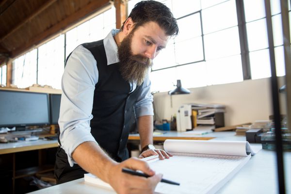 سبک زندگی طراحی حرفه ای مردانه مدرن مرسوم مد روز نوشتن روی کاغذ در محل کار