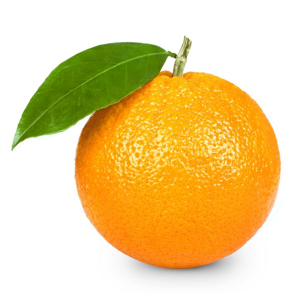 پرتقال بزرگ در پیش زمینه سفید