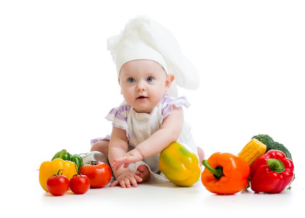 آشپز بچه با سبزیجات سالم مواد غذایی
