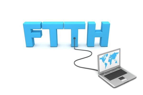 لپ تاپ با نقشه جهان متصل به کلمه 3D FTTH فیبر به خانه است