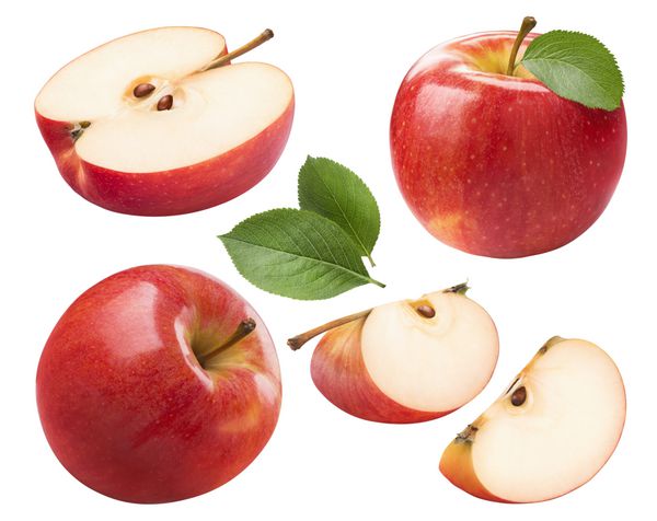 تمام قطعات سیب سرخ بر روی زمینه سفید به عنوان عنصر طراحی بسته بندی جدا شده است