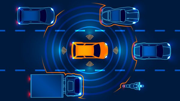اتومبیل هوشمند خود را در مسیر ترافیک راه می اندازد راه را اسکن می کند فاصله را مشاهده می کنید مفهوم آینده