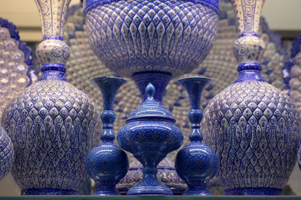 صنایع دستی ساخته شده در اصفهان بازار بزرگ اصفهان میدان نقاشی جهان اصفهان ایران