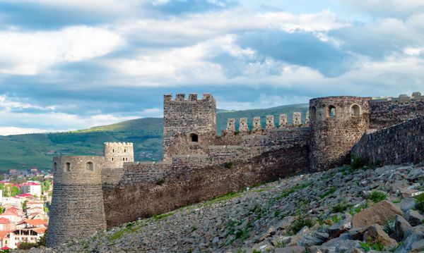 رباط قلعه پیچیده در گرجستان