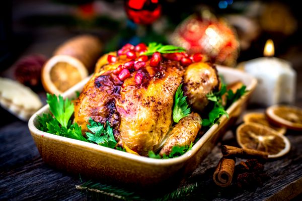 مرغ سرخ شده برای ناهار کریسمس