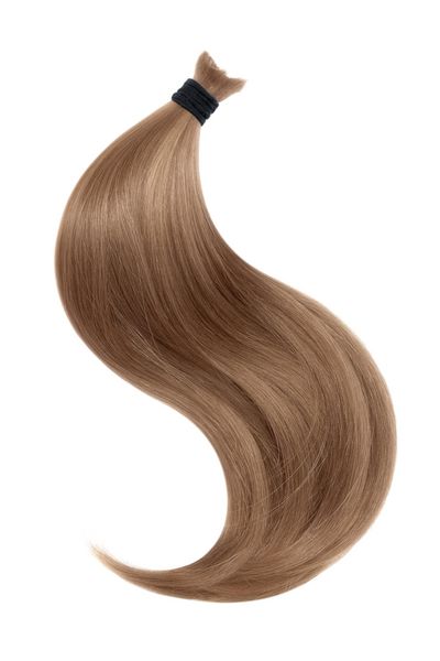 موهای قهوه ای جدا شده در سفید موی دم اسبی