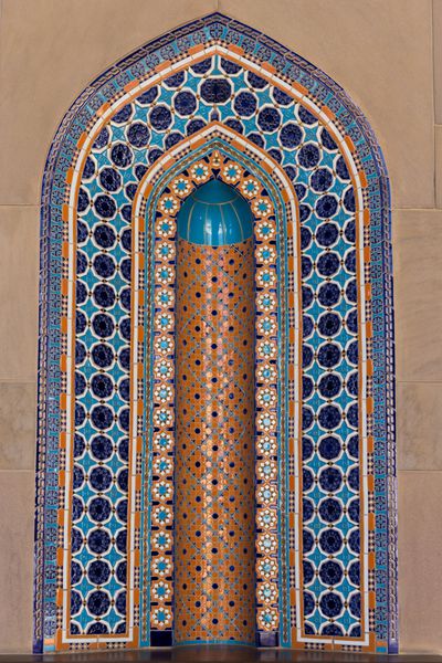 موزیک عمان 30 نوامبر 2017 موزاییک کاشی با سرامیک معاصر و سبک الگوی در مسجد سلطان کاتوز در مسقط عمان