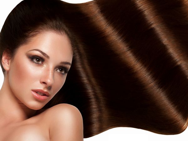 موی قهوه ای زن زیبا با موهای بلند سالم تصویر با کیفیت بالا