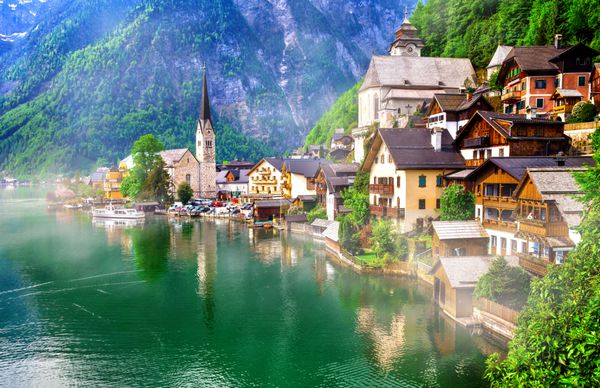 نشانه های اتریش دریاچه زمرد و روستای زیبا Halstatt جاذبه های گردشگری محبوب