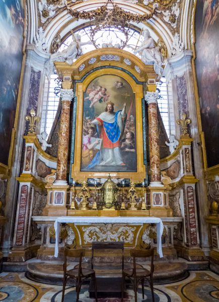 رم ایتالیا 2018 ژوئیه لوئیس IX فرانسوی Chapel ایتالیایی Cappella San Luigi Re di Francia در کلیسای سان لوئیجی دای فرانچسکی