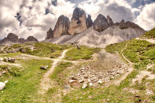 سه قله لارادو در فصل تابستان Dolomites ایتالیایی