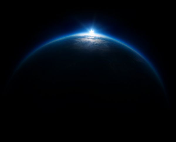 عکاسی نزدیک فضا عکس 20 کیلومتری بالای زمین عکس واقعی از بادبان هوا استراتوسفر جهان