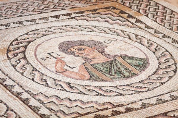 KOURION CYPRUS 2015 ژانویه 18 قطعه کلاسیک موزاییک مذهبی باستانی در کوریون قبرس