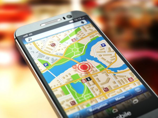 مفهوم ناوبری GPS موبایل گوشی با نقشه شهر بر روی صفحه نمایش 3d