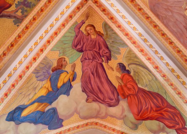 BANSKA STIAVNICA اسلواکی 5 فوریه سال 2015 فرشتگان در سقف کلیسای پریشی است از سال 1910 توسط دكتر جواد کرن