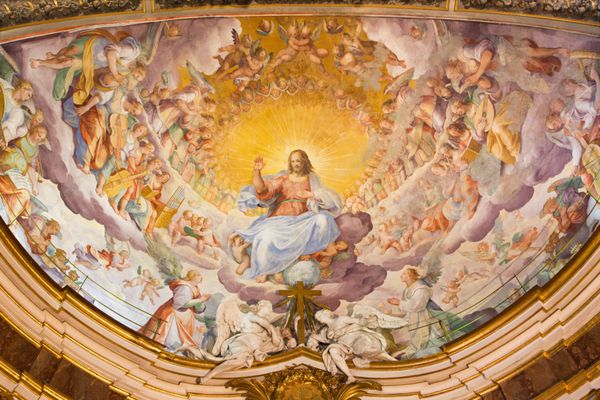 رم ایتالیا 11 مارس 2016 نمایشگاه نقاشی مسیح نجات دهنده در جلال با میزبان آسمانی توسط نیکلو دیگریانی ایل پوماناریچو 1588 در کلیسای کلیسای کلیسای سانتا ژیوانی پائولو