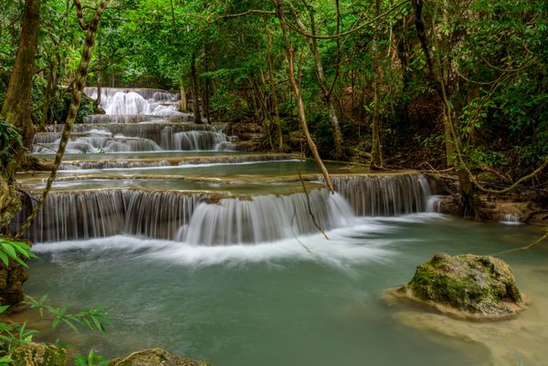آبشار Huay Mae Kamin در پارک ملی Kanjanaburi در تایلند
