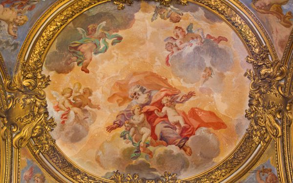 رم ایتالیا 9 مارس 2016 نمایشگاه فستیوال افتخار از فرشتگان کلیسای دی سین سیلوسترو در کلیسای لوکوویکو گیمینگی 1688-1690