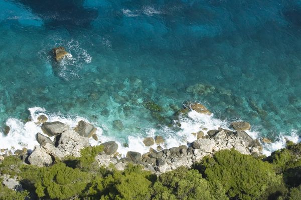 نمایش بالا از صخره های خالص کیپ کری زاکینث یونان