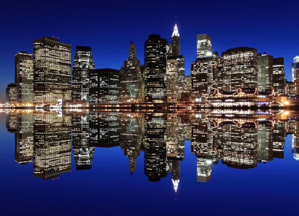 Skyline منهتن در شب شهر نیویورک